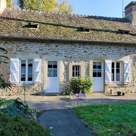 Rêves de Gamins, Chambre de droite, 4 couchages dans gîte de campagne La Camusière, proche du Pôle Européen et du circuit des 24h Champagné Extérieur photo