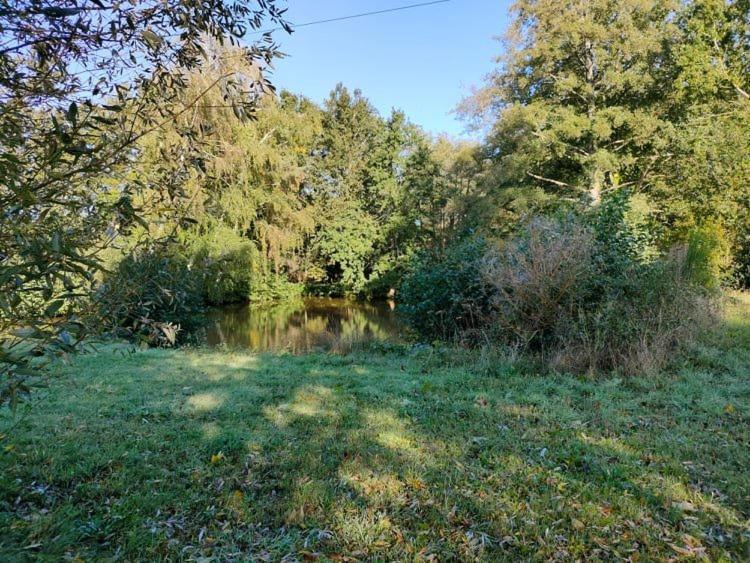 Rêves de Gamins, Chambre de droite, 4 couchages dans gîte de campagne La Camusière, proche du Pôle Européen et du circuit des 24h Champagné Extérieur photo