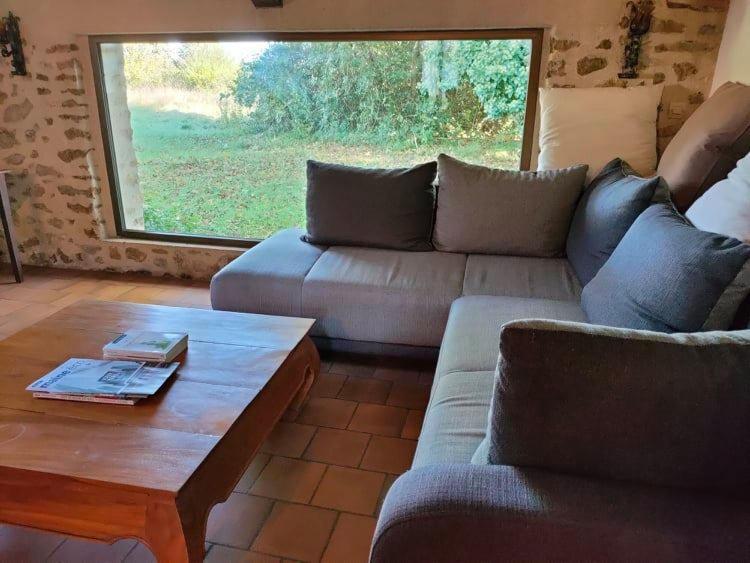 Rêves de Gamins, Chambre de droite, 4 couchages dans gîte de campagne La Camusière, proche du Pôle Européen et du circuit des 24h Champagné Extérieur photo