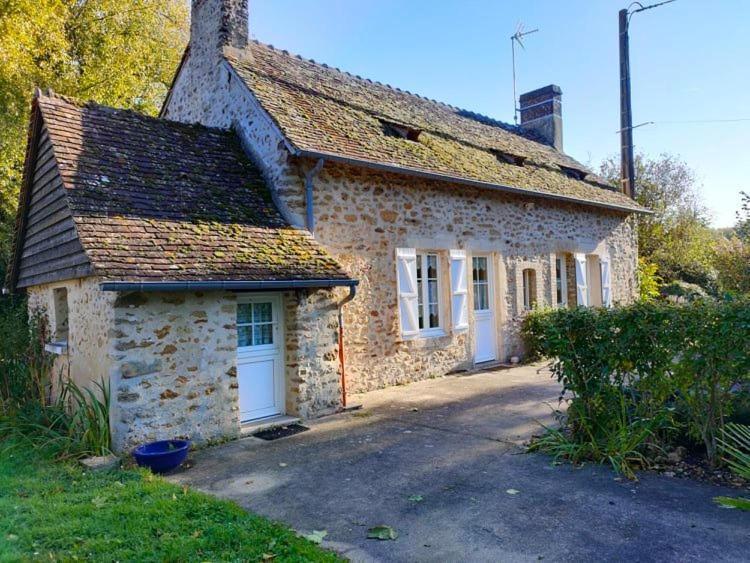 Rêves de Gamins, Chambre de droite, 4 couchages dans gîte de campagne La Camusière, proche du Pôle Européen et du circuit des 24h Champagné Extérieur photo